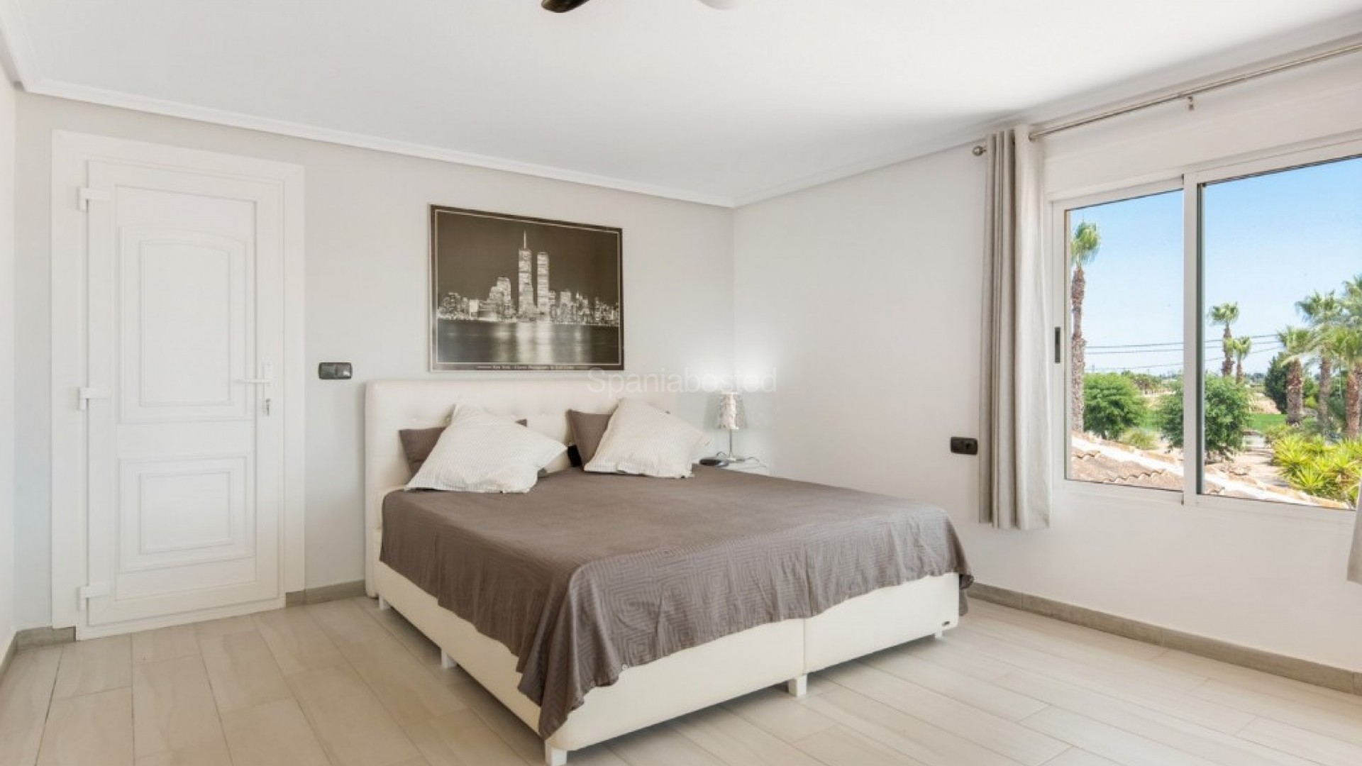 Resale - Finca Country Property -
Catral