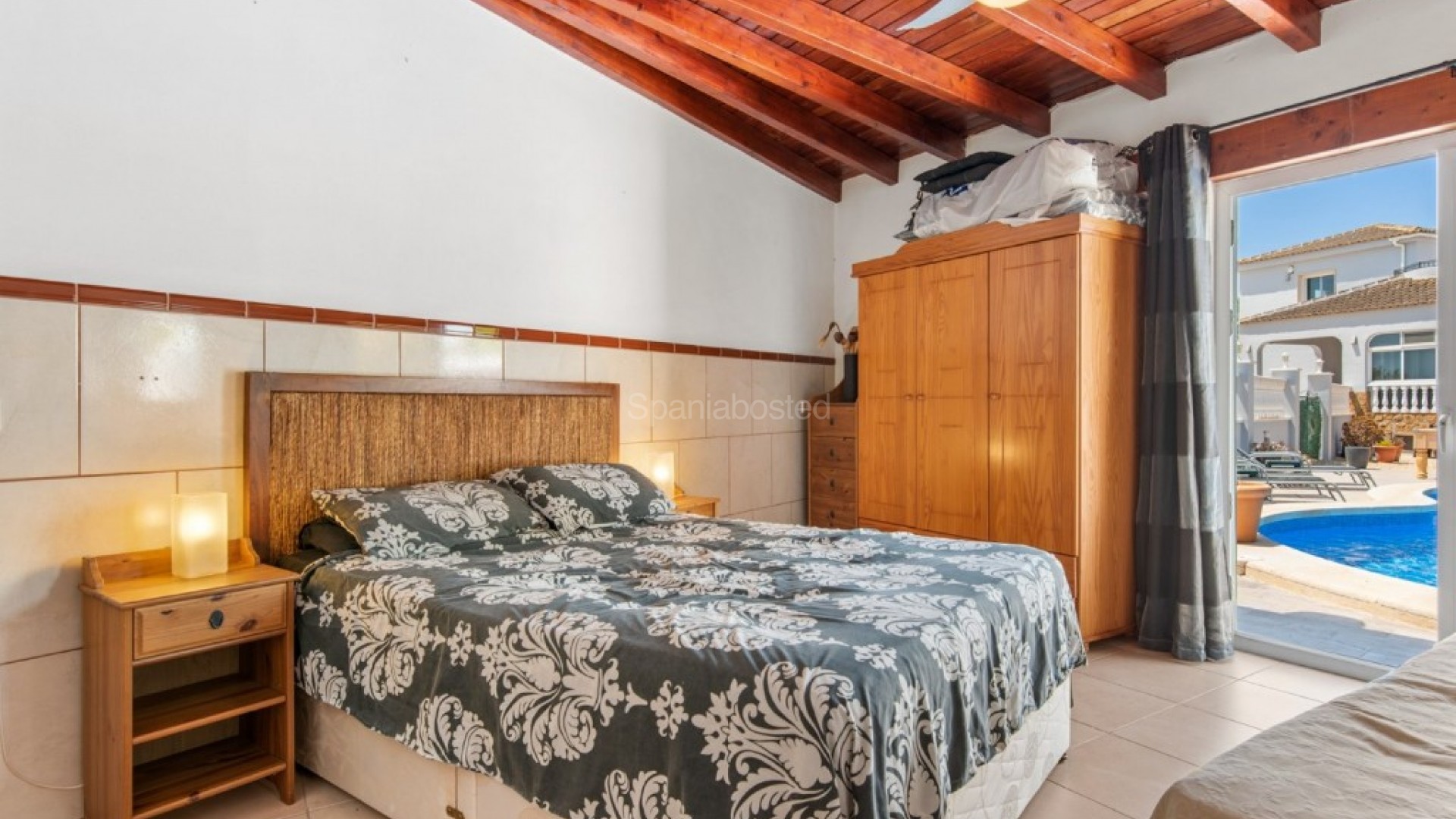 Resale - Finca Country Property -
Catral