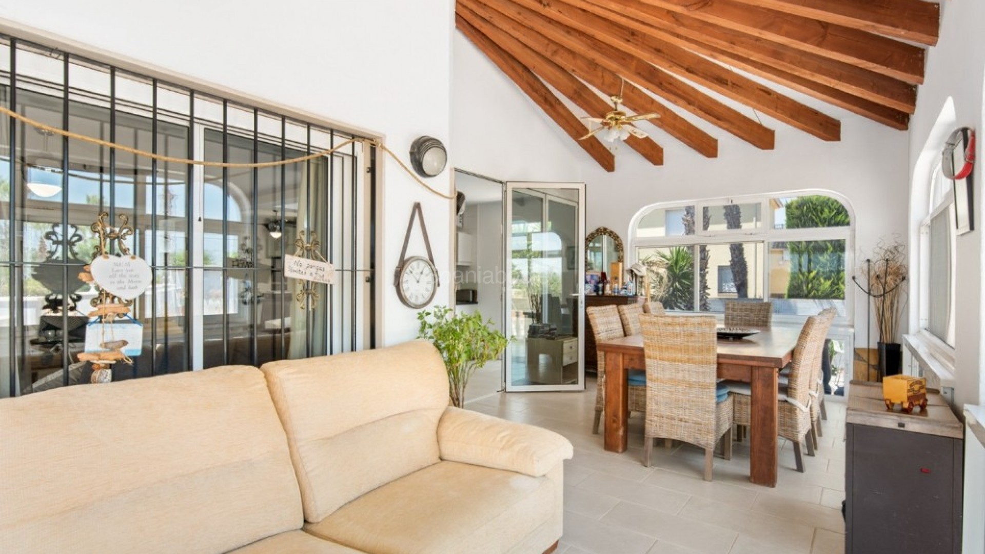 Resale - Finca Country Property -
Catral