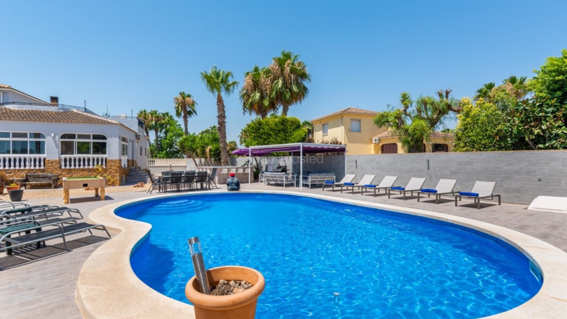 Resale - Finca Country Property -
Catral