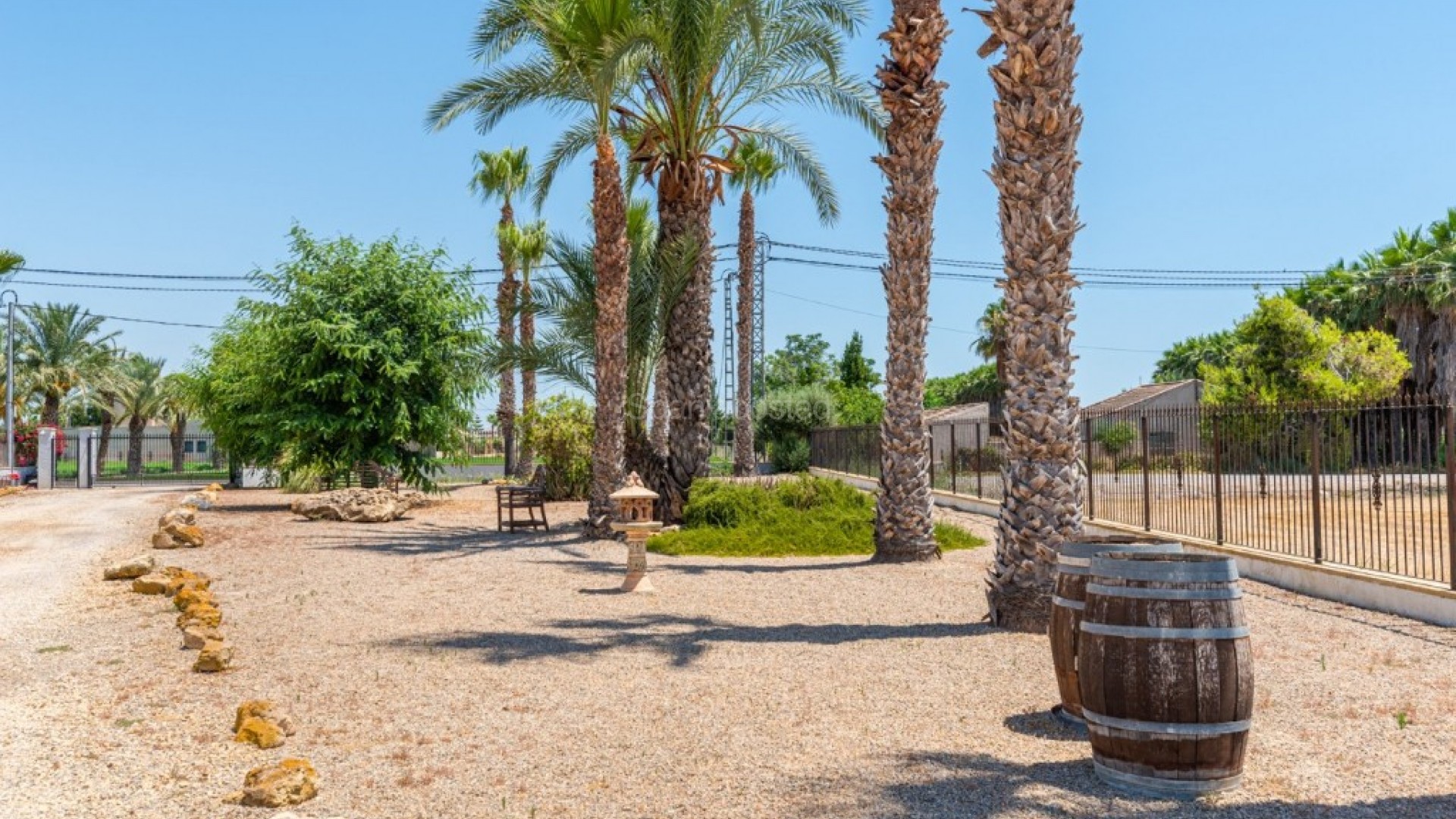 Resale - Finca Country Property -
Catral