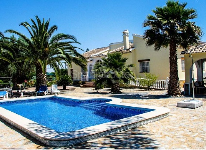 Resale - Finca Country Property -
Daya Vieja