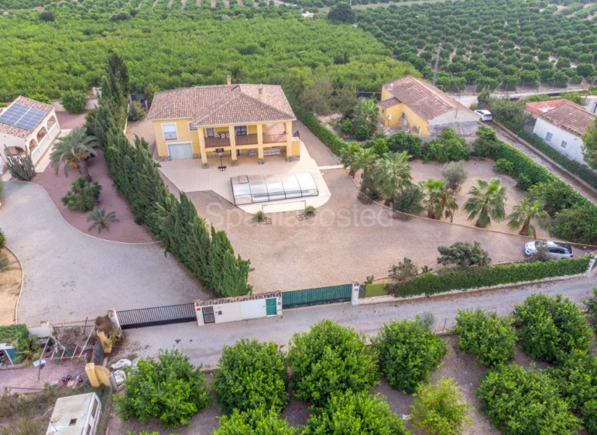 Resale - Finca Country Property -
Orihuela