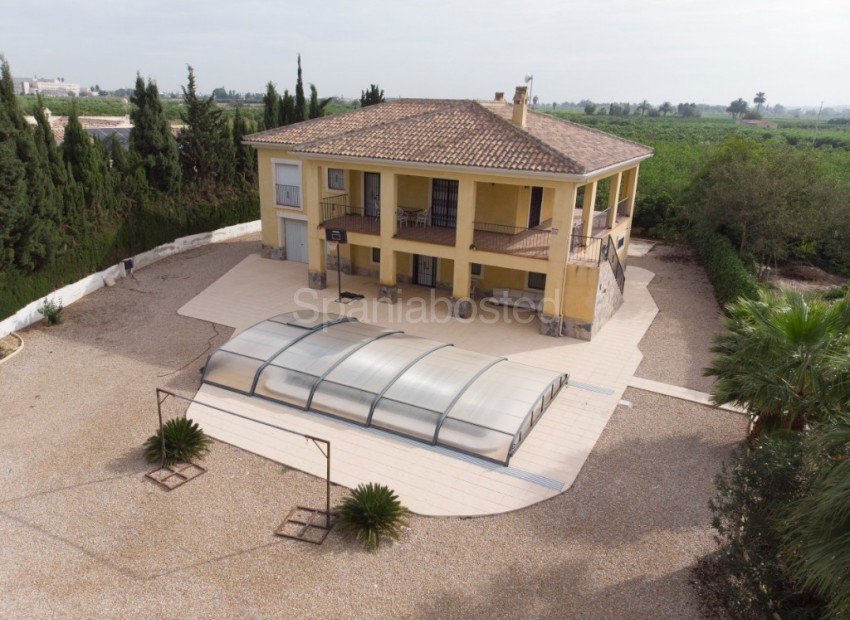 Resale - Finca Country Property -
Orihuela