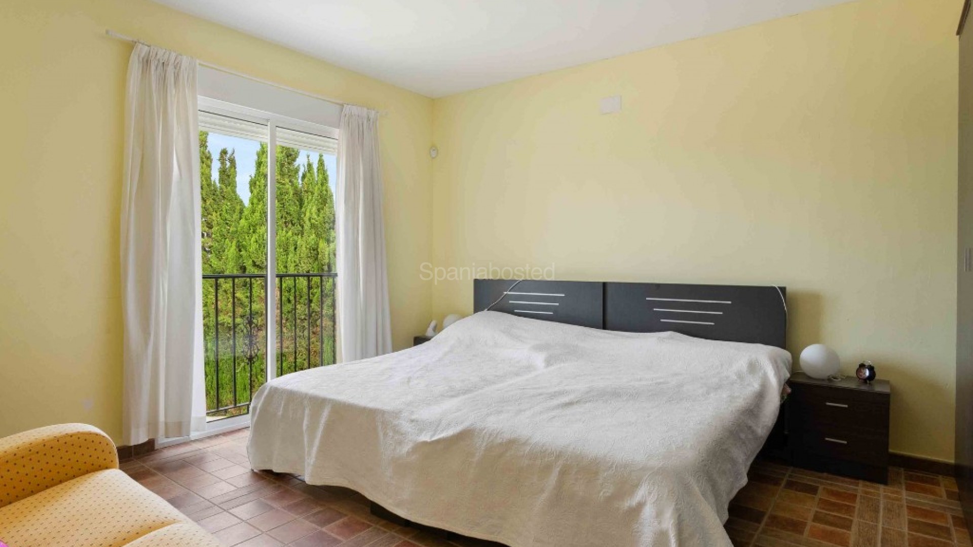 Resale - Finca Country Property -
Orihuela