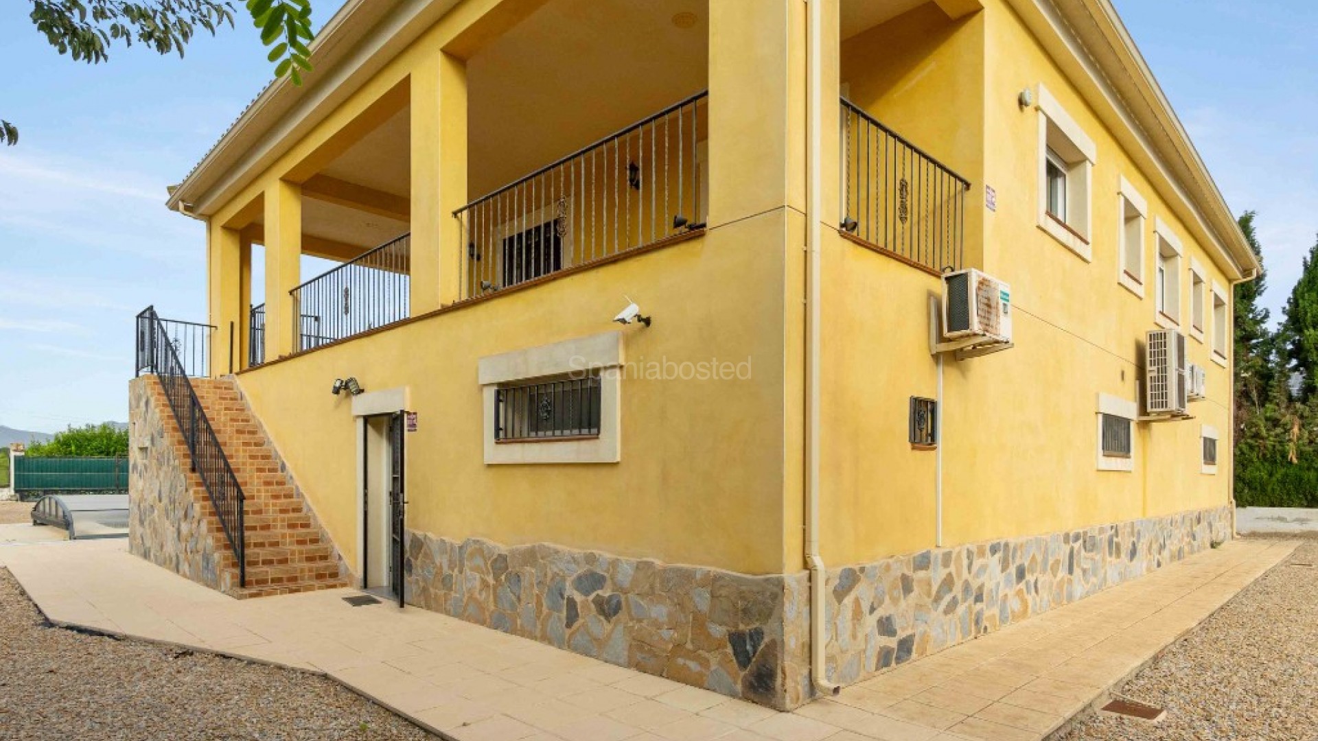 Resale - Finca Country Property -
Orihuela