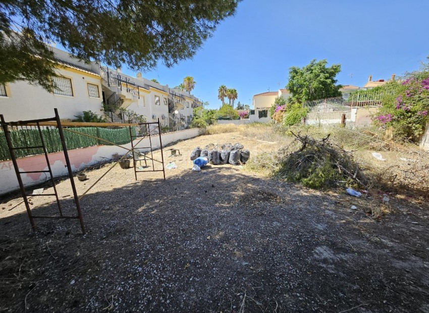 Resale - Land -
Algorfa