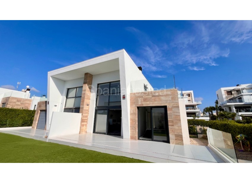 Resale - Semi - Detached Villa -
Los Dolses