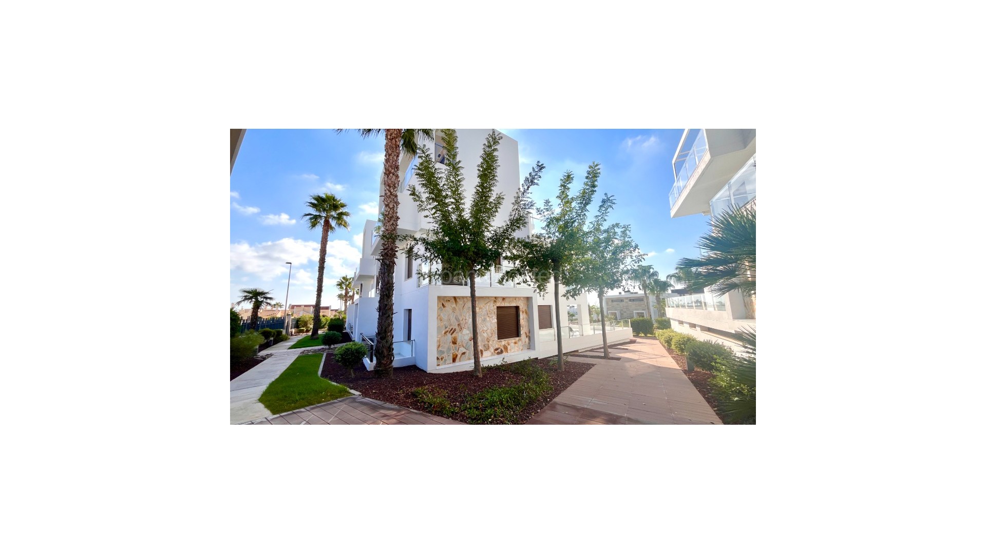 Resale - Semi - Detached Villa -
Los Dolses