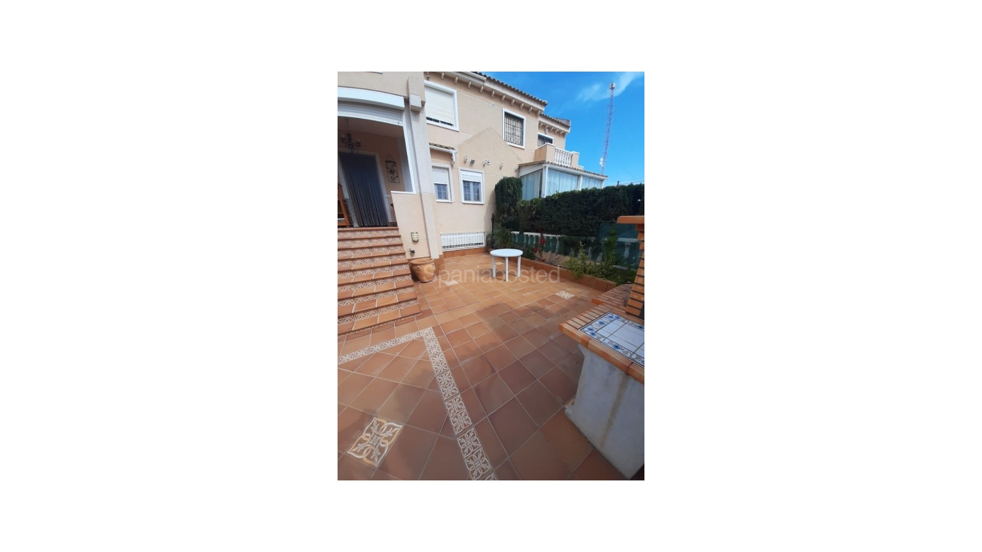 Resale - Townhouse -
La Mata