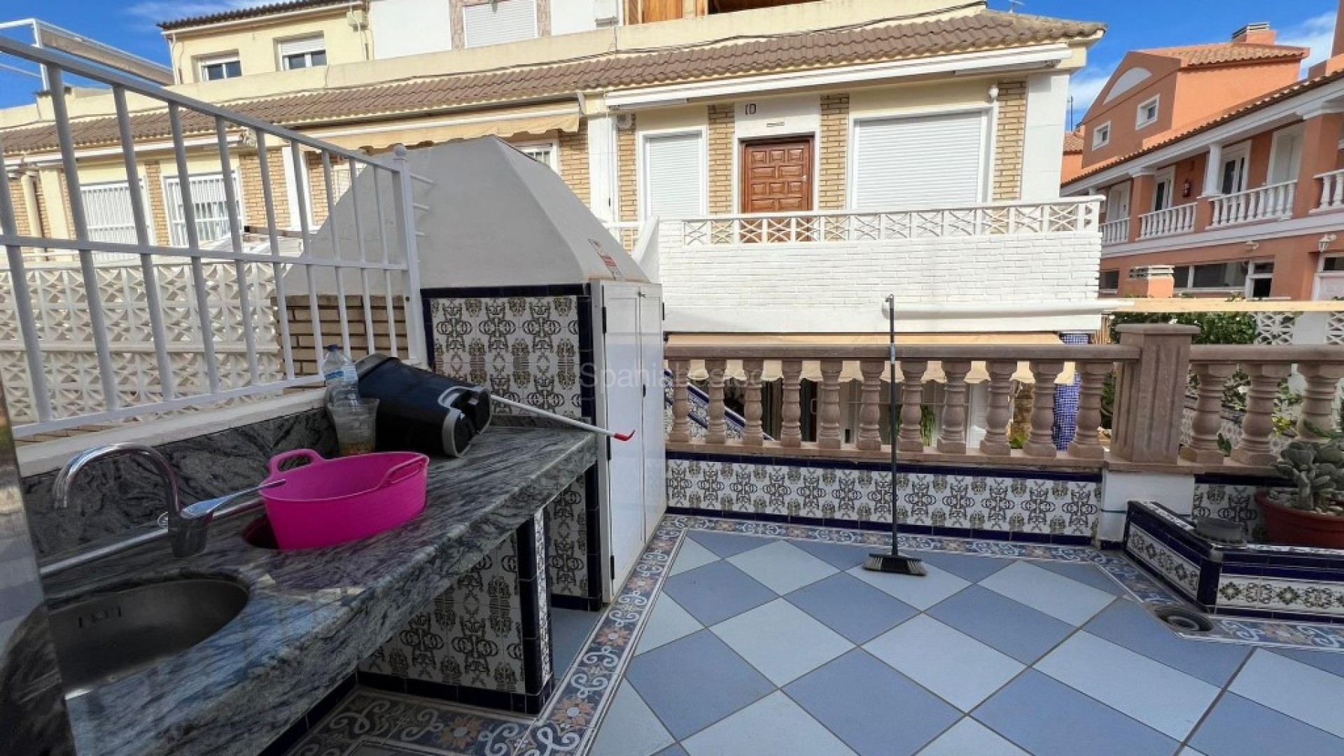 Resale - Townhouse -
La Mata