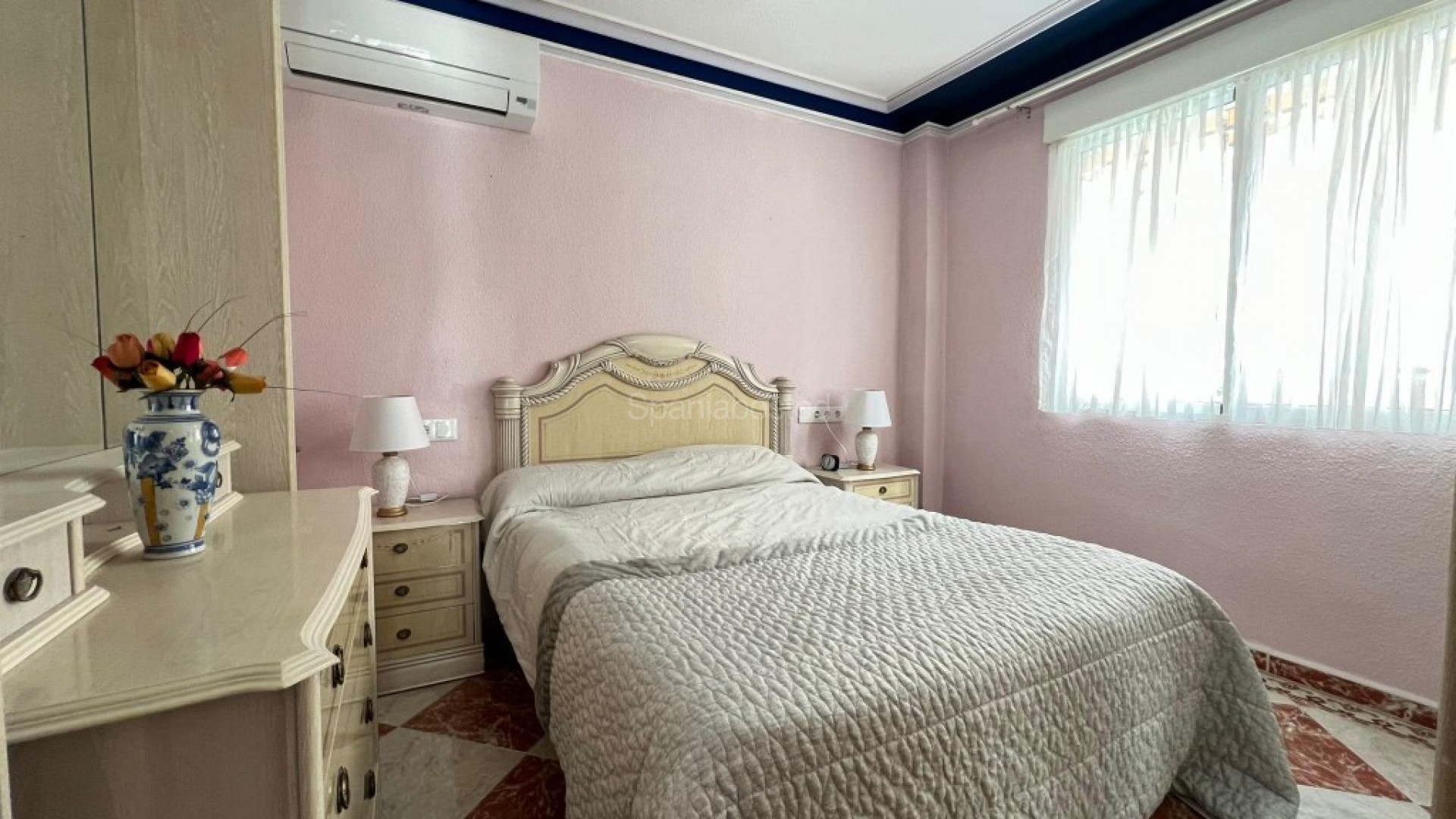 Resale - Townhouse -
La Mata