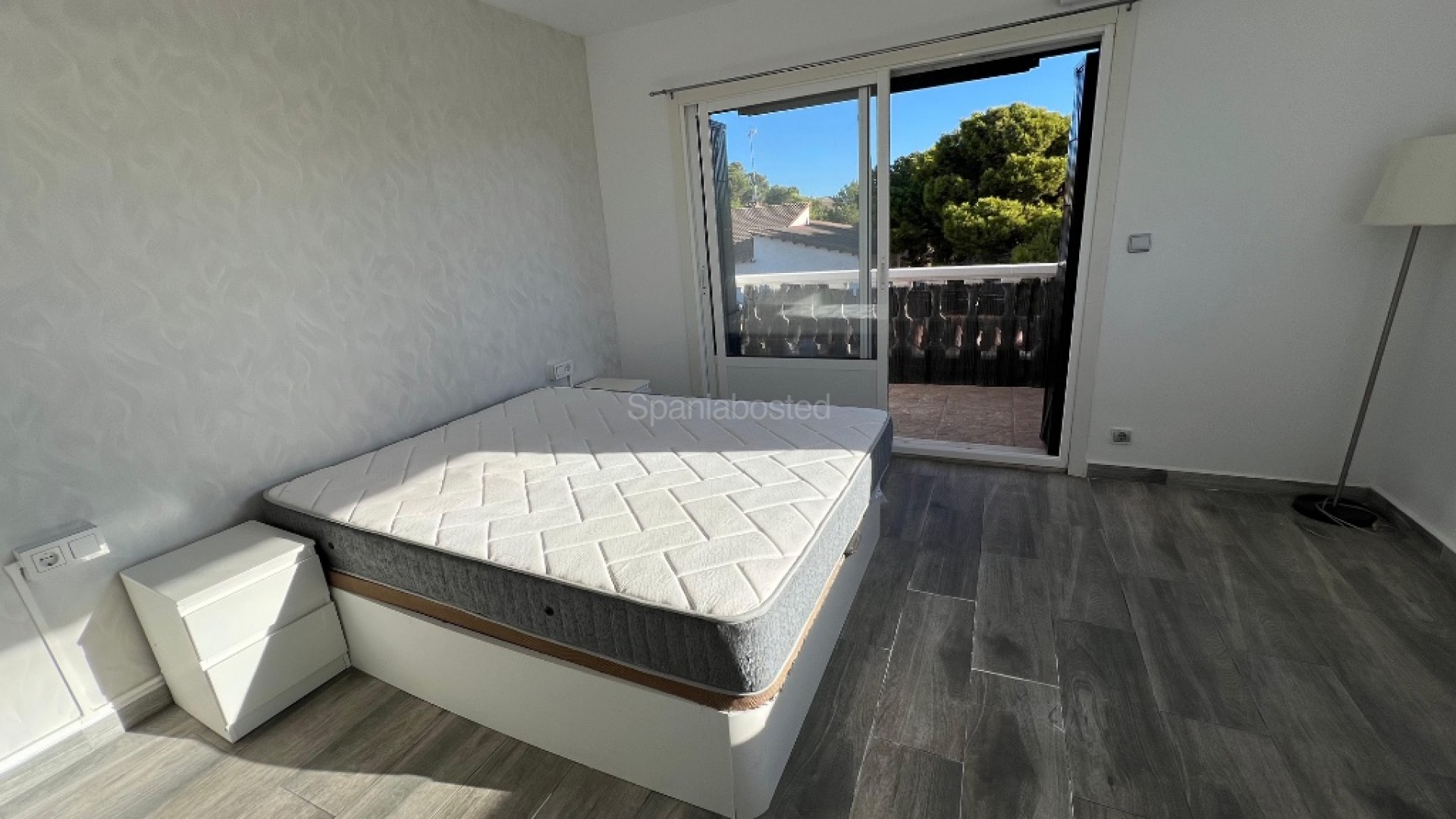 Resale - Townhouse -
Los Altos