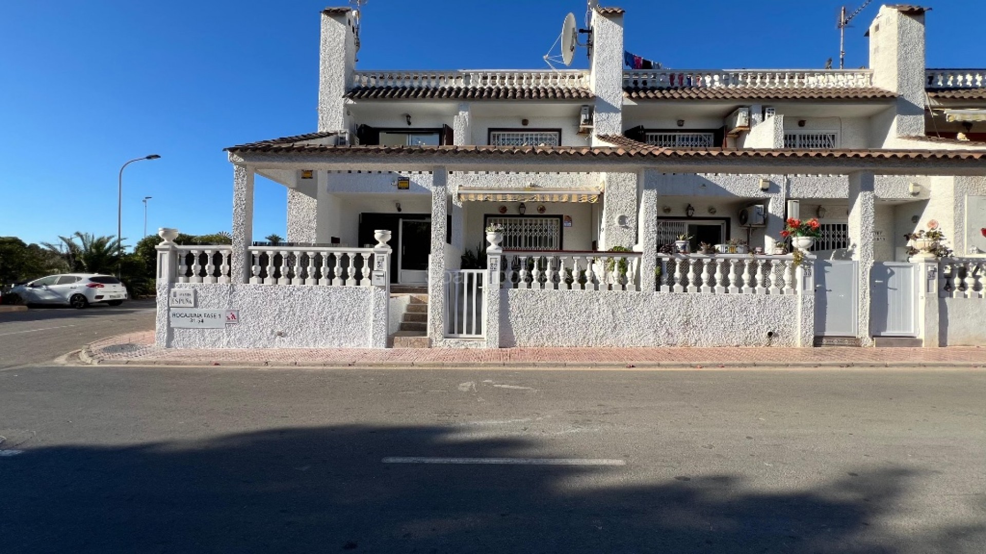 Resale - Townhouse -
Los Altos