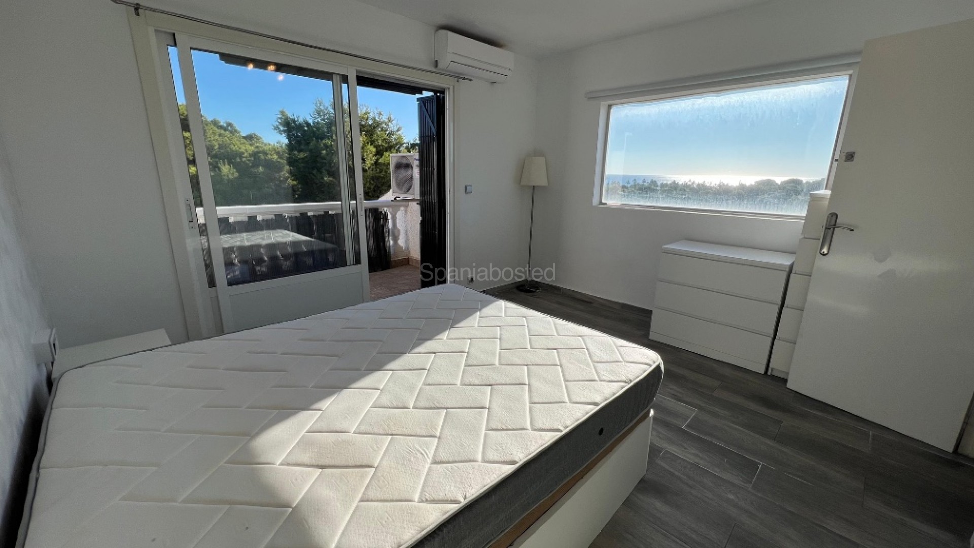 Resale - Townhouse -
Los Altos