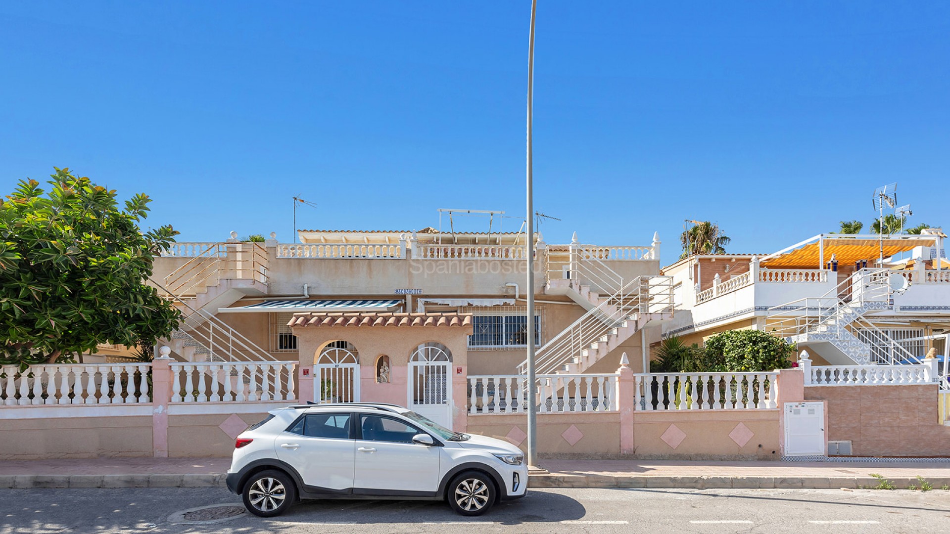 Resale - Townhouse -
Los Balcones - Los Altos del Edén - Los Balcones