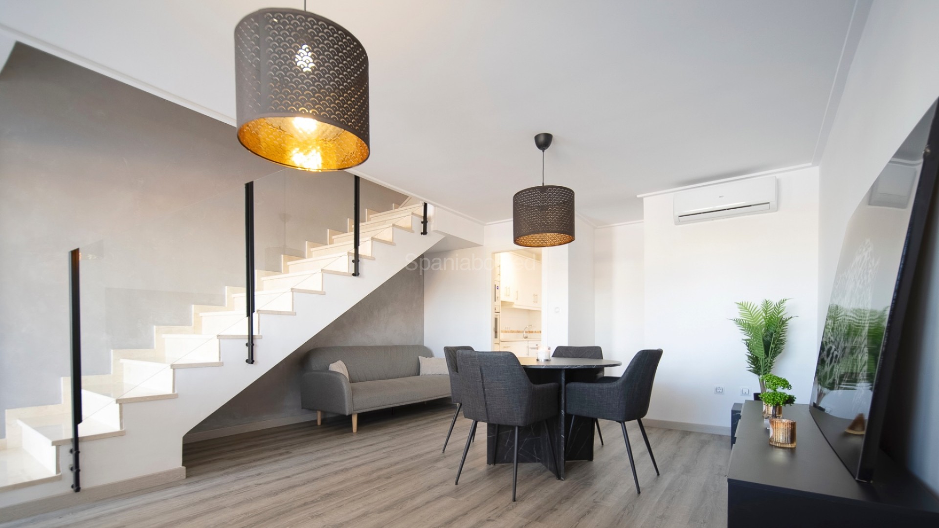 Resale - Townhouse -
Los Balcones