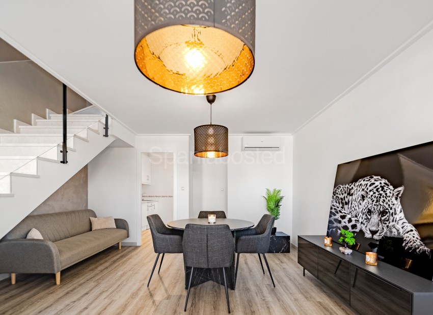 Resale - Townhouse -
Los Balcones