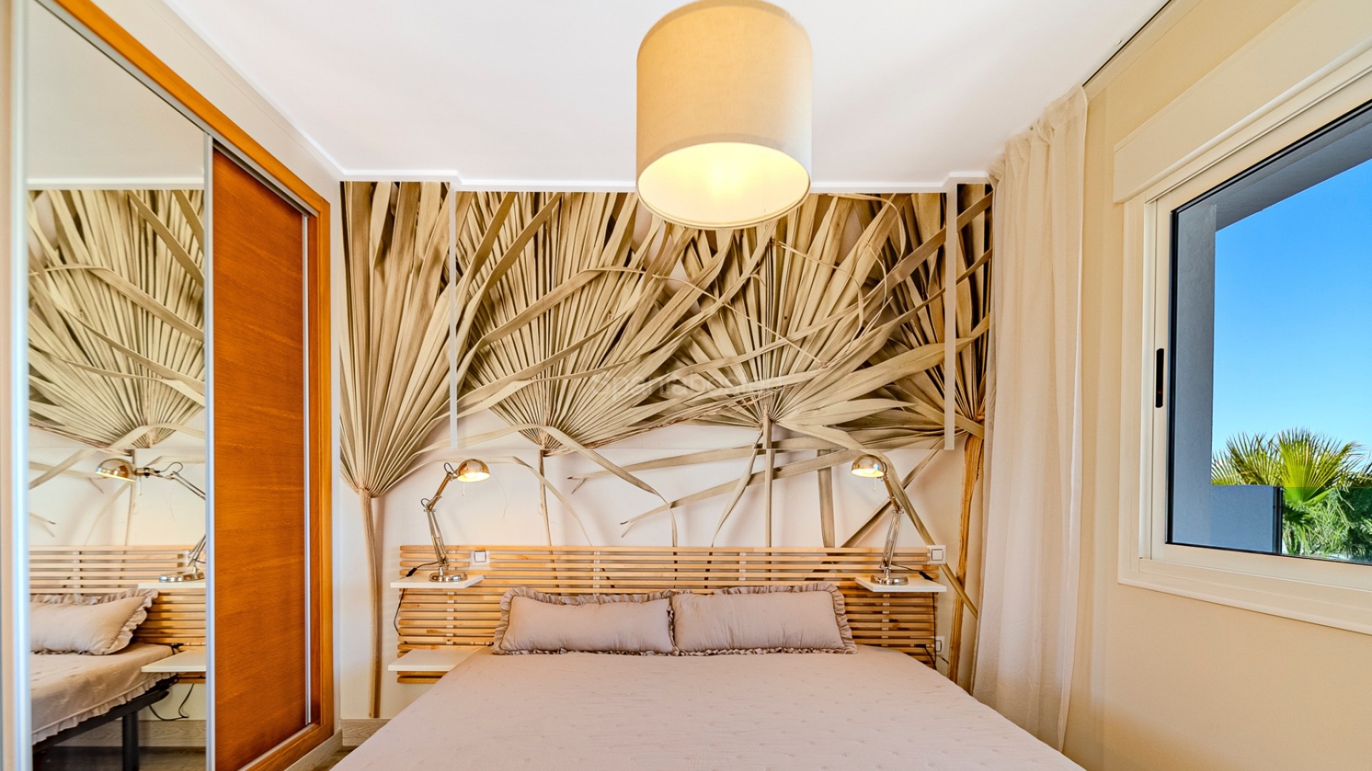 Resale - Townhouse -
Los Balcones