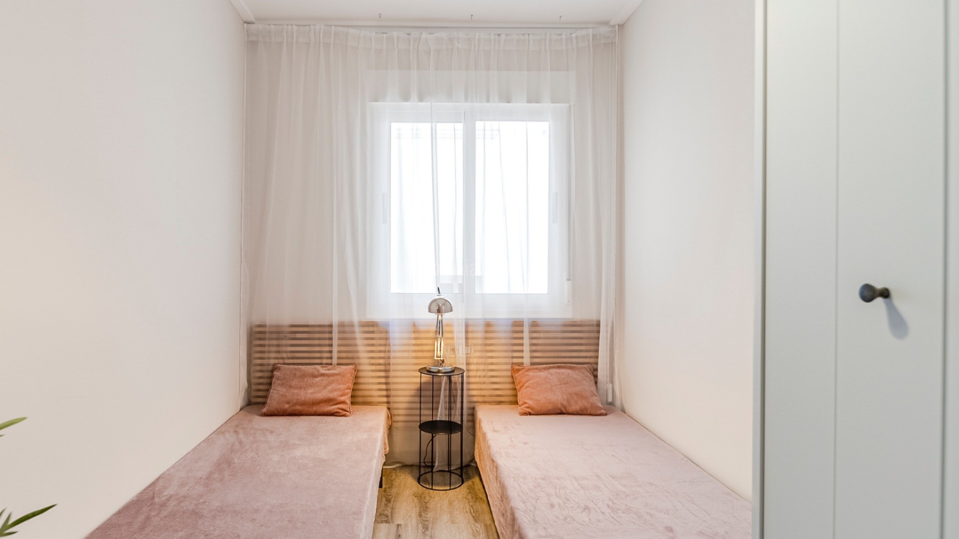 Resale - Townhouse -
Los Balcones