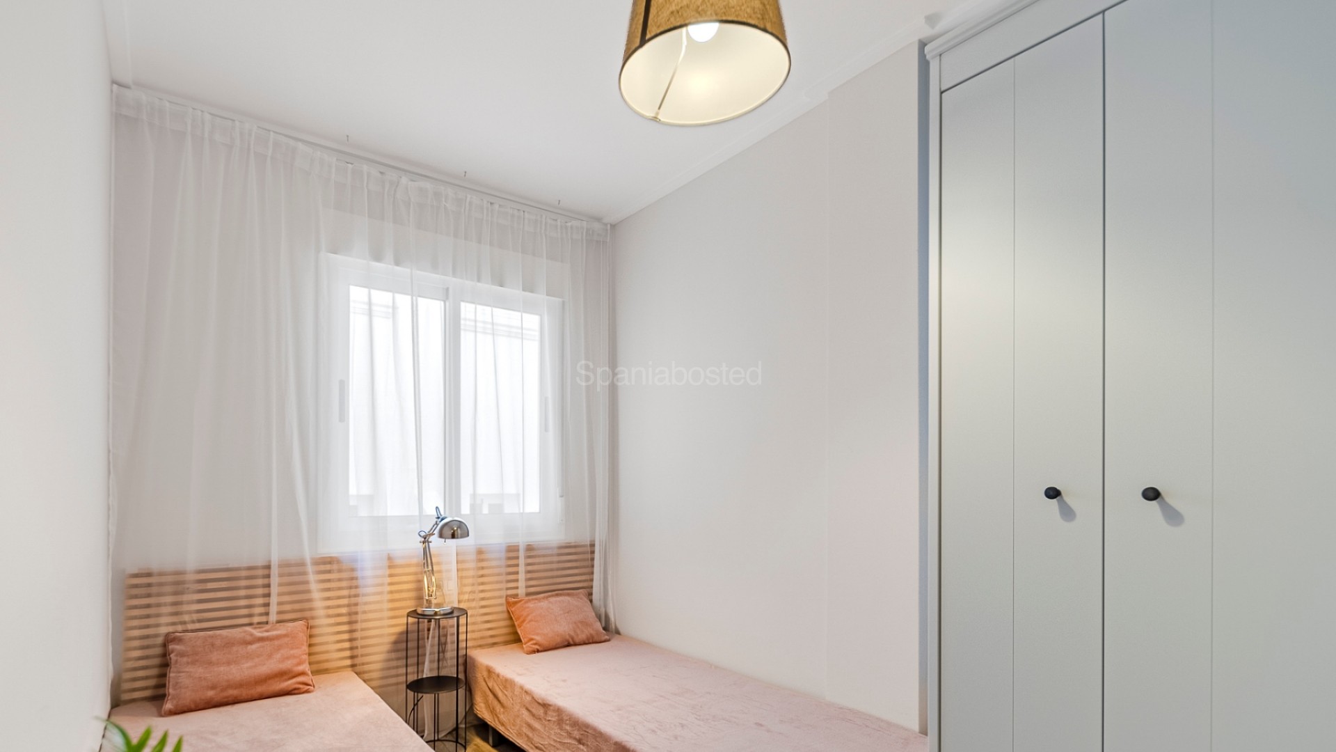 Resale - Townhouse -
Los Balcones