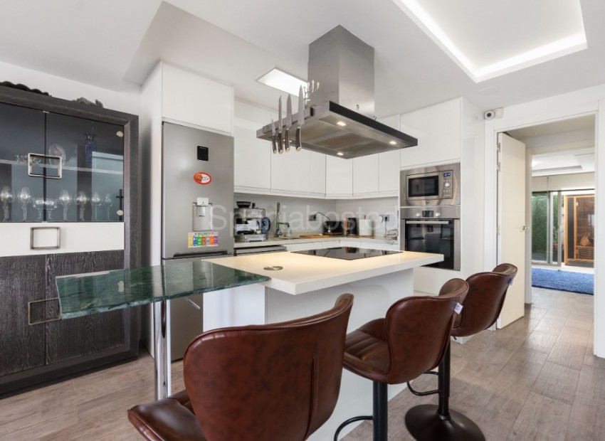 Resale - Townhouse -
Los Balcones