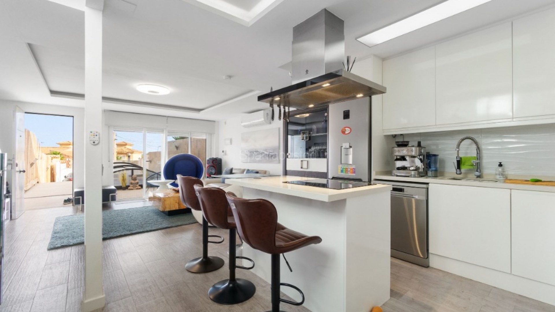 Resale - Townhouse -
Los Balcones