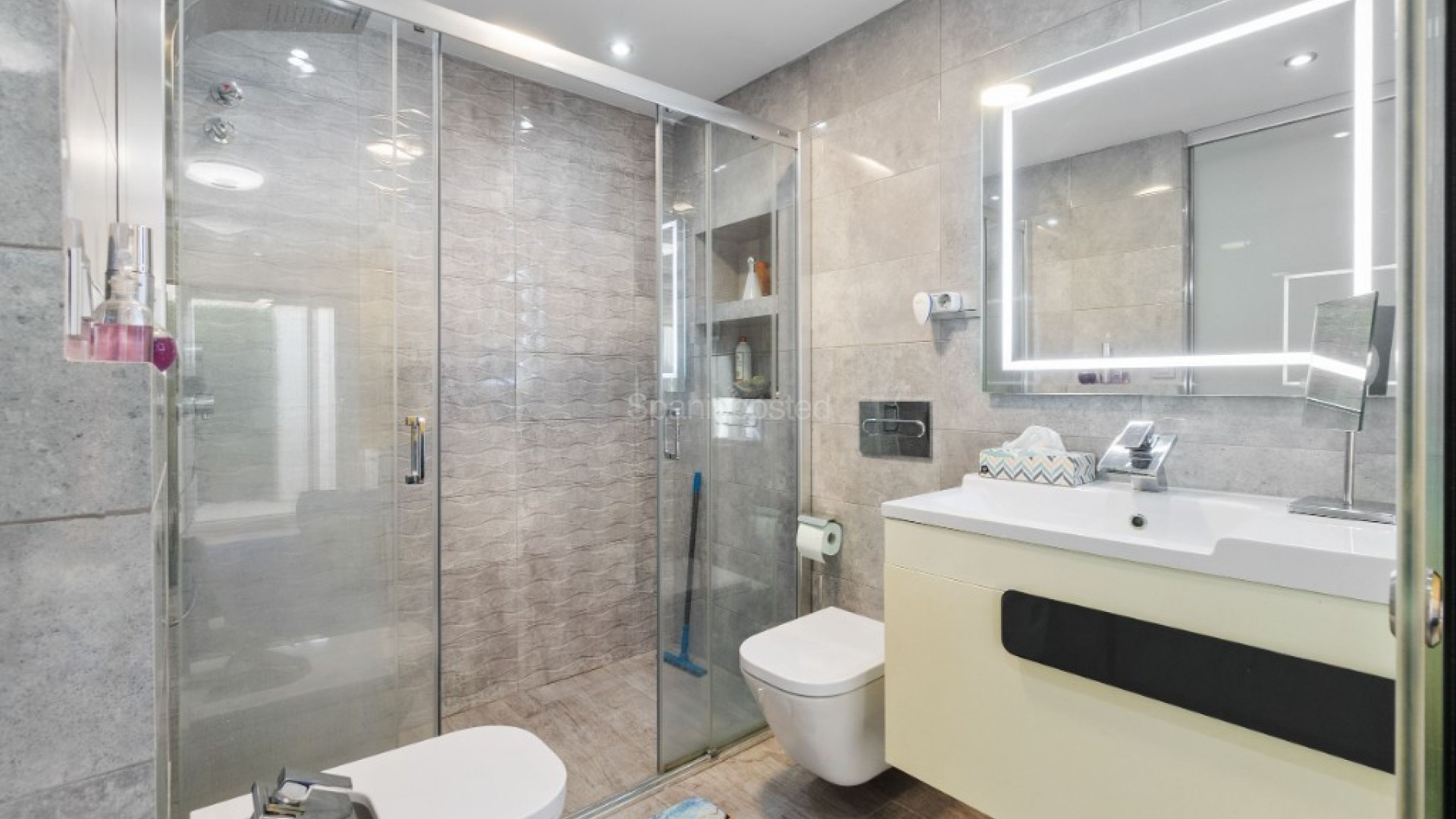 Resale - Townhouse -
Los Balcones