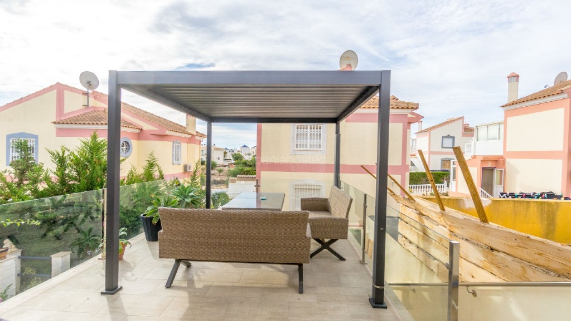 Resale - Townhouse -
Los Balcones