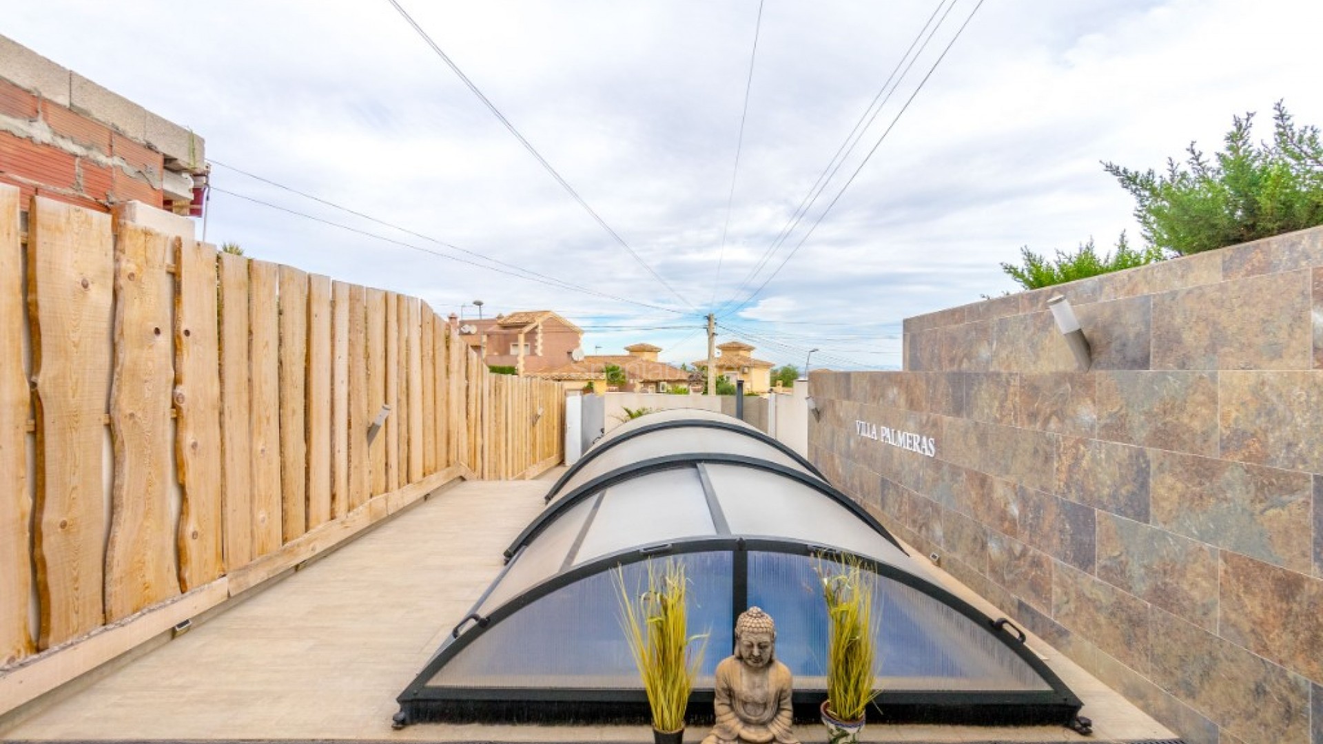 Resale - Townhouse -
Los Balcones