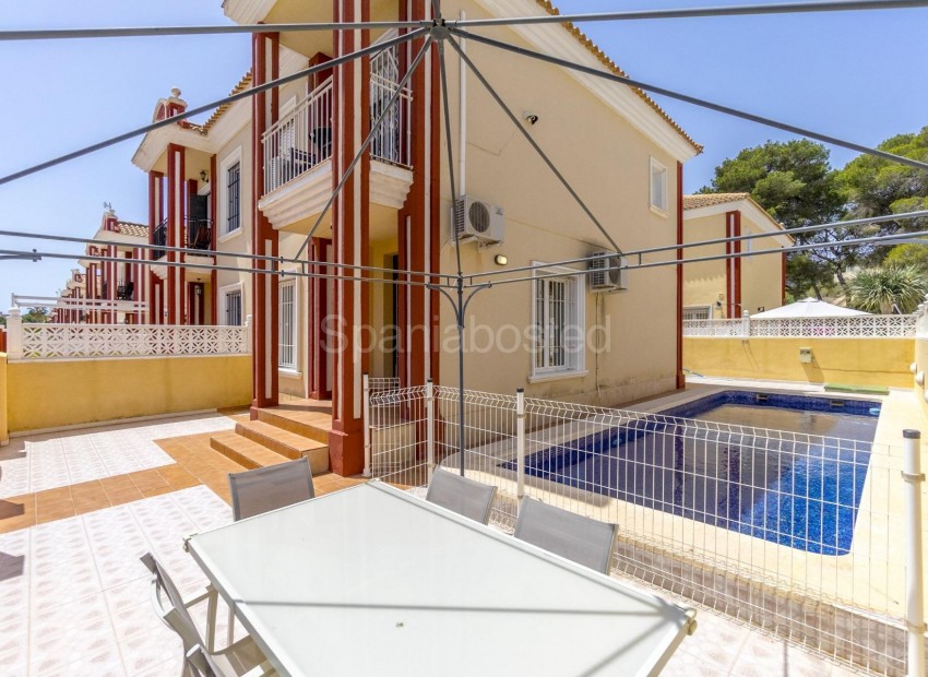 Resale - Townhouse -
Orihuela Costa - Campoamor