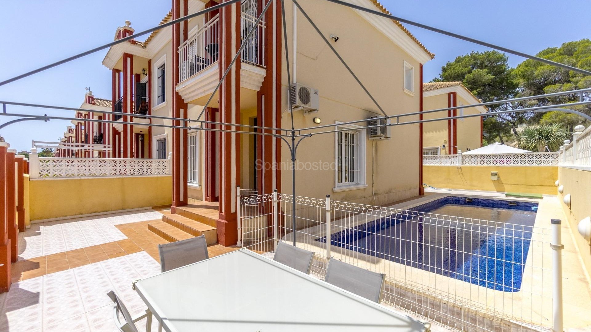 Resale - Townhouse -
Orihuela Costa - Campoamor