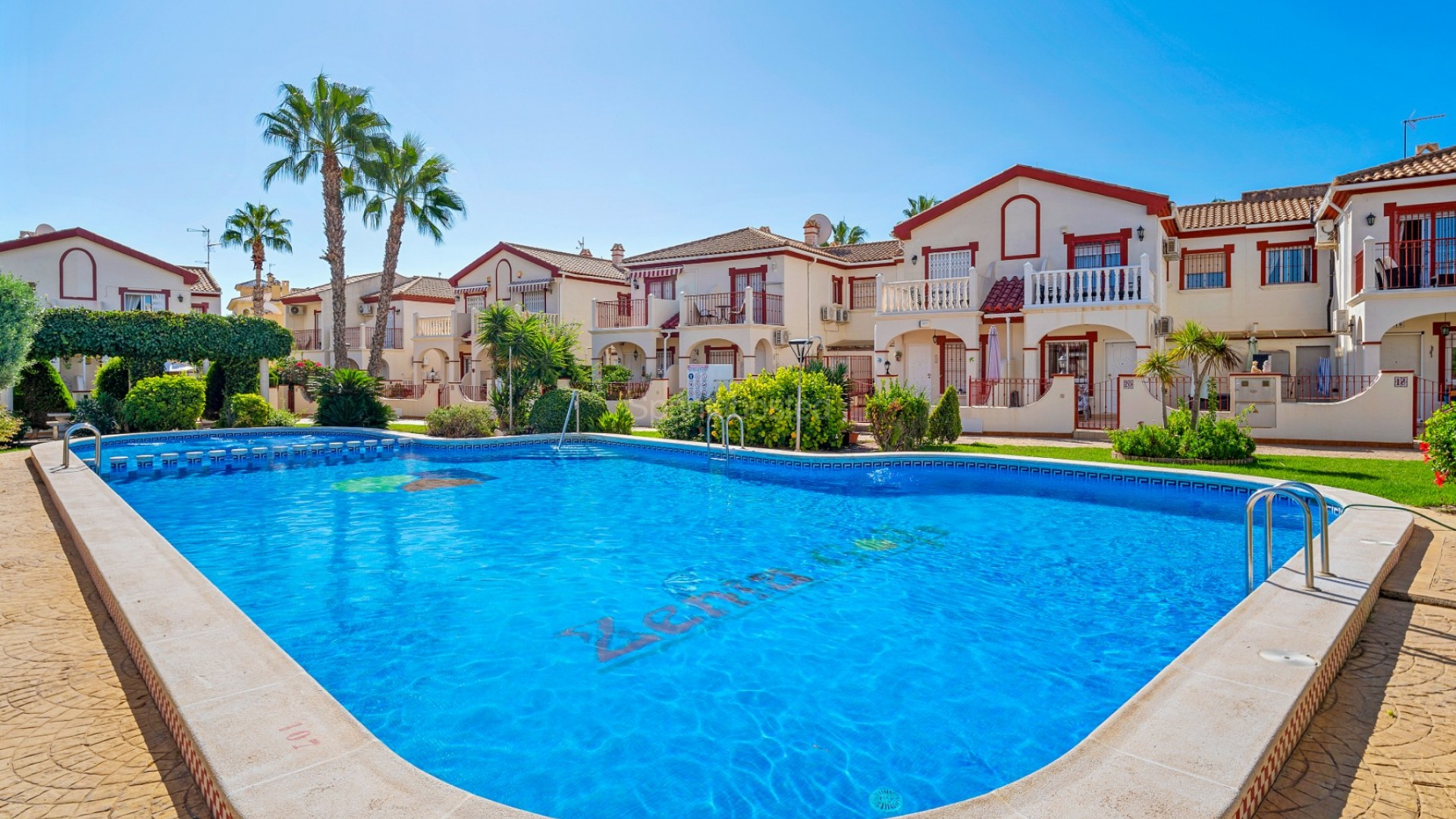 Resale - Townhouse -
Orihuela Costa - La Zenia