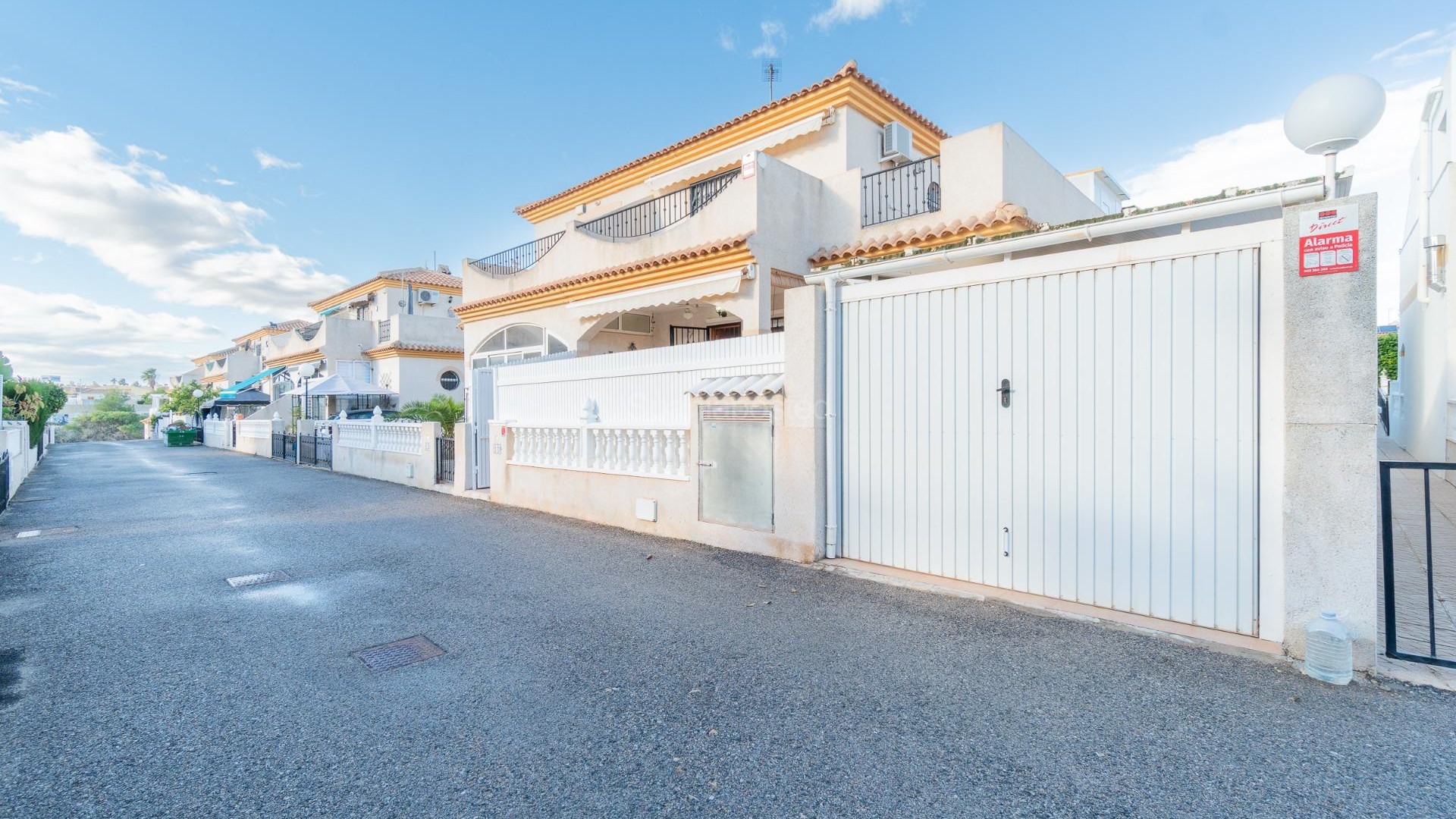 Resale - Townhouse -
Orihuela Costa - Playa Flamenca