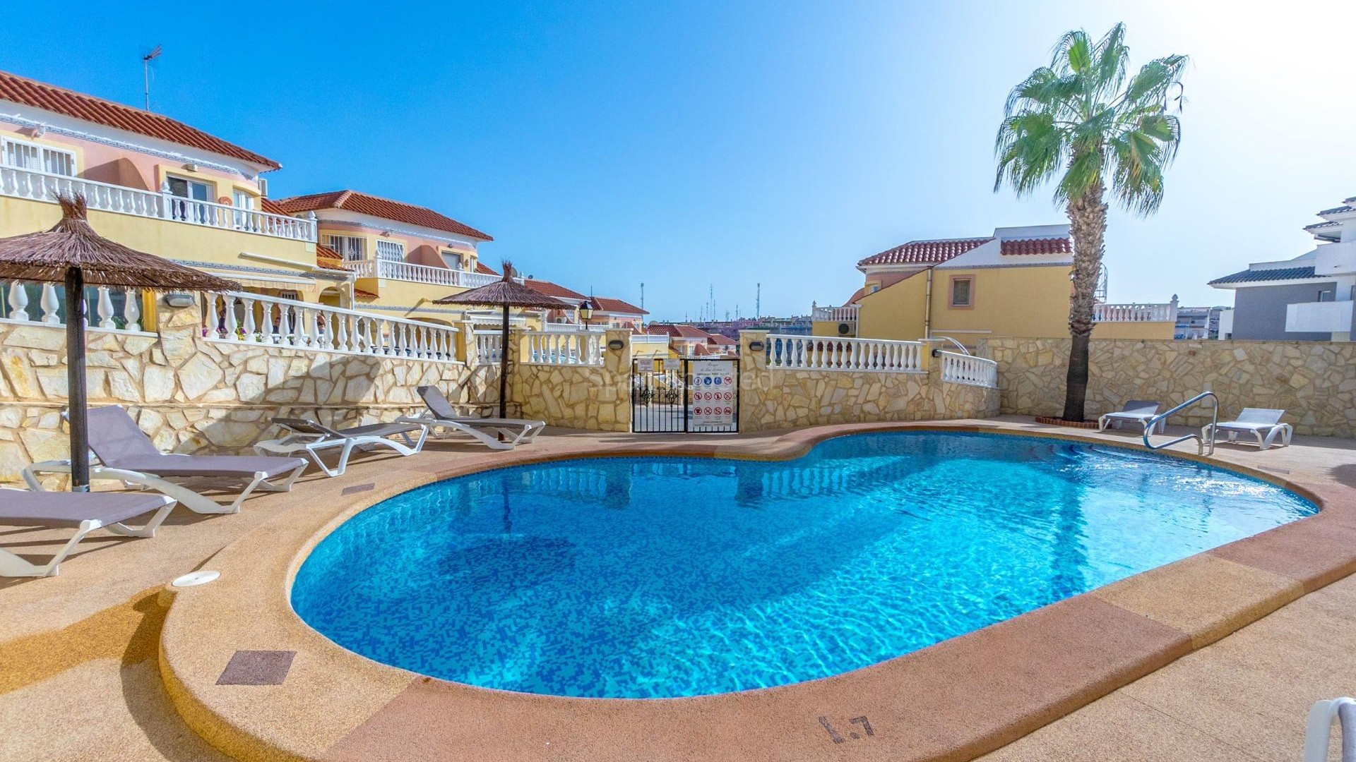 Resale - Townhouse -
Orihuela Costa - Villamartin