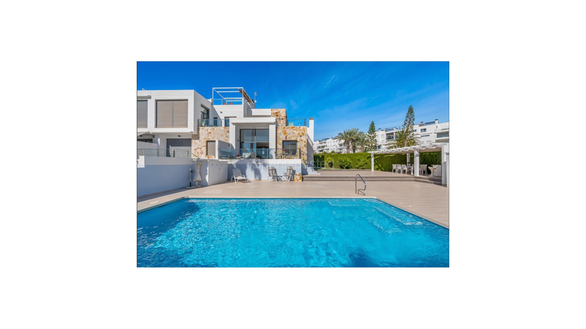 Resale - Townhouse -
Punta Prima