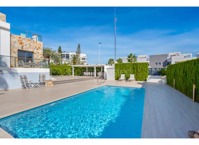 Resale - Townhouse -
Punta Prima