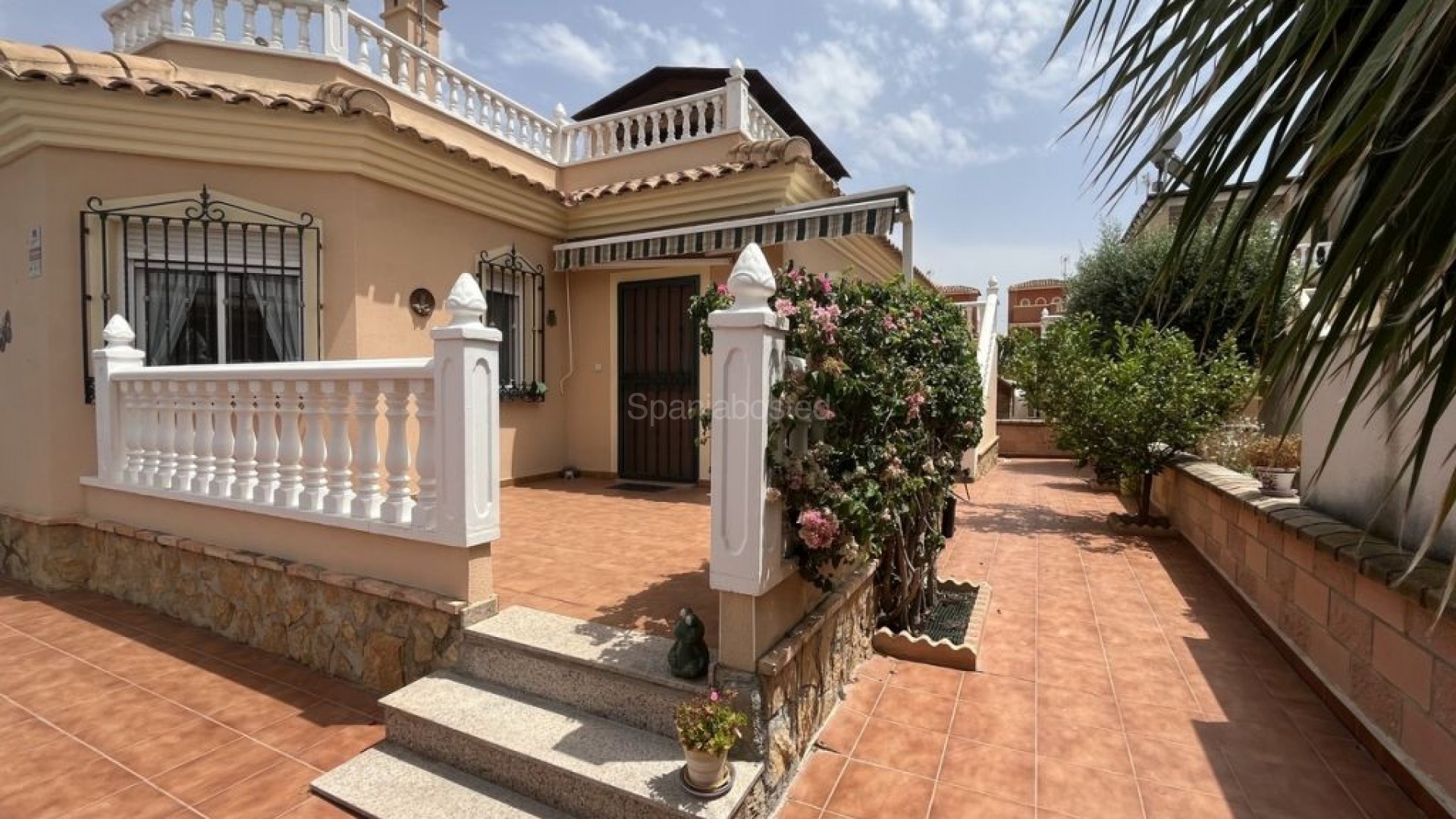 Resale - Vila -
Almoradí