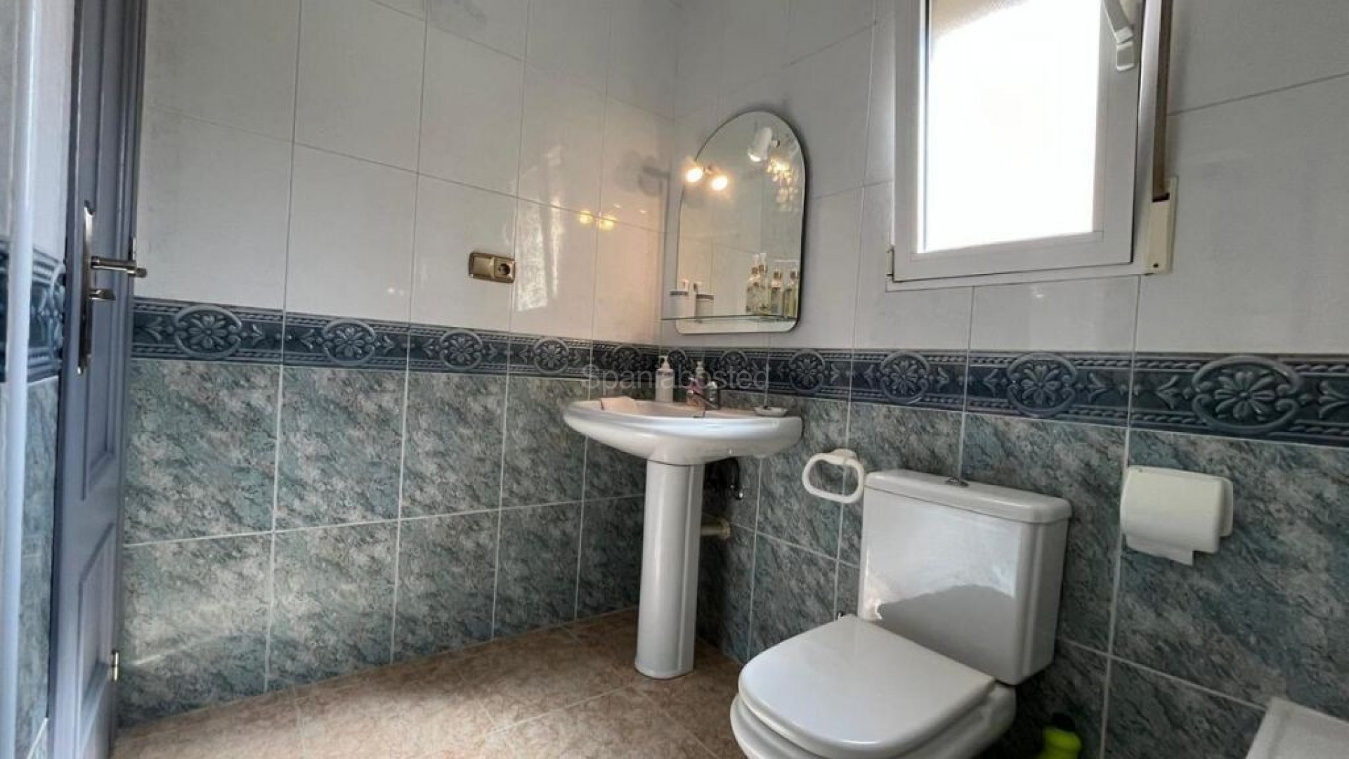 Resale - Vila -
Almoradí