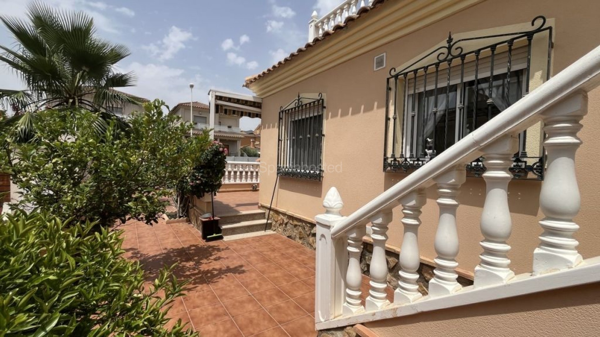 Resale - Vila -
Almoradí