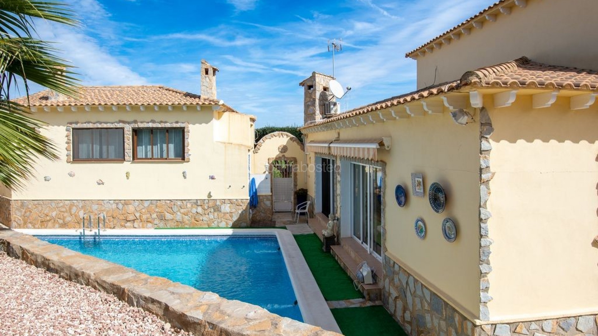 Resale - Villa -
Algorfa
