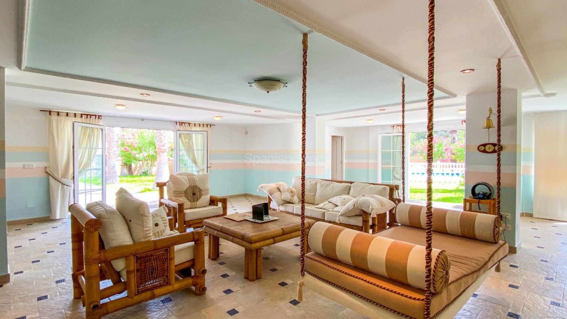 Resale - Villa -
Alicante - Villamartin