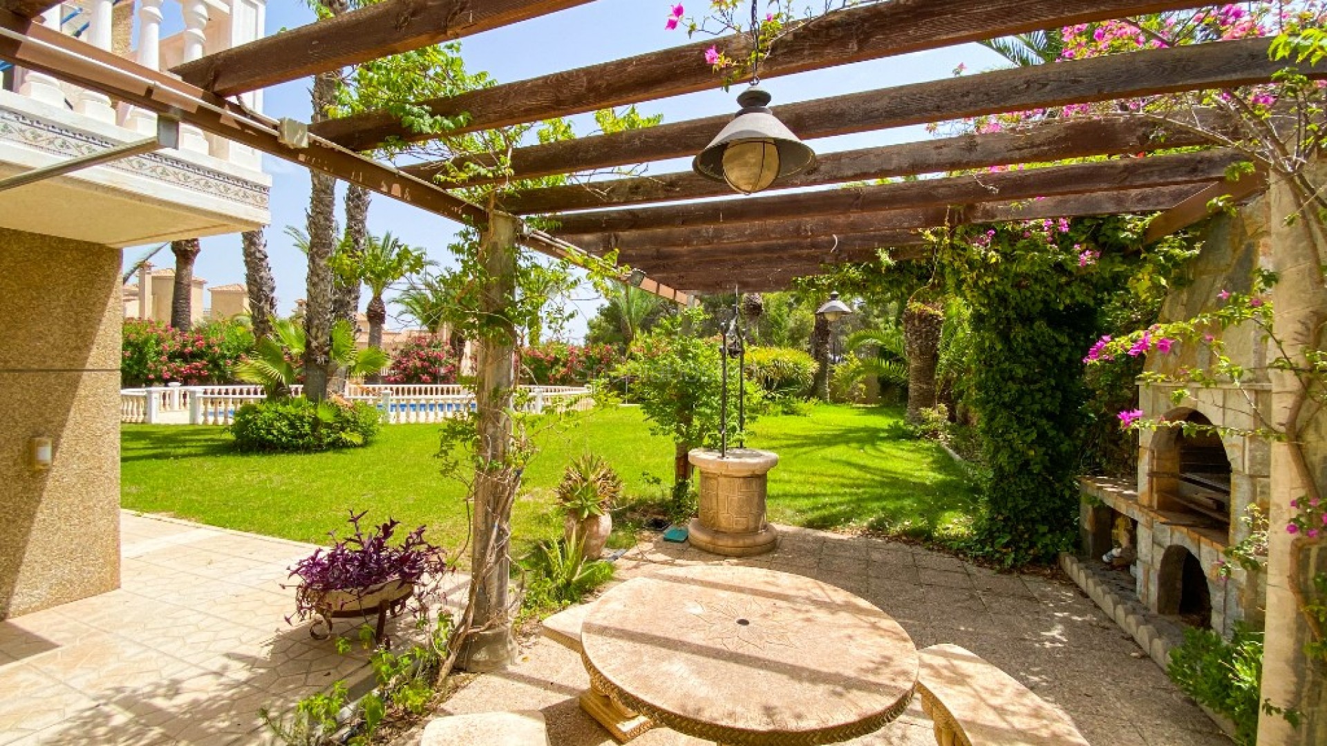 Resale - Villa -
Alicante - Villamartin