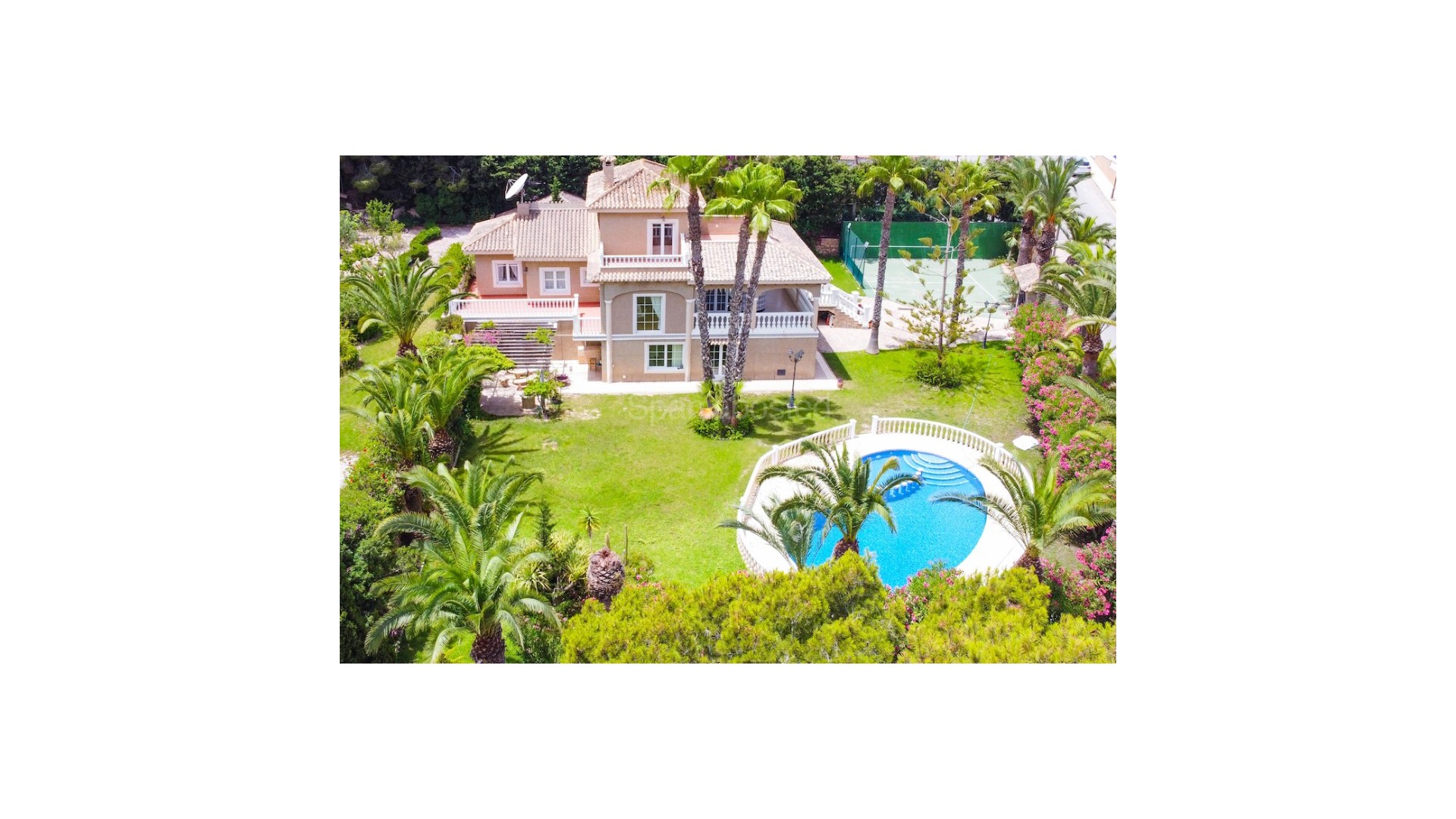 Resale - Villa -
Alicante - Villamartin