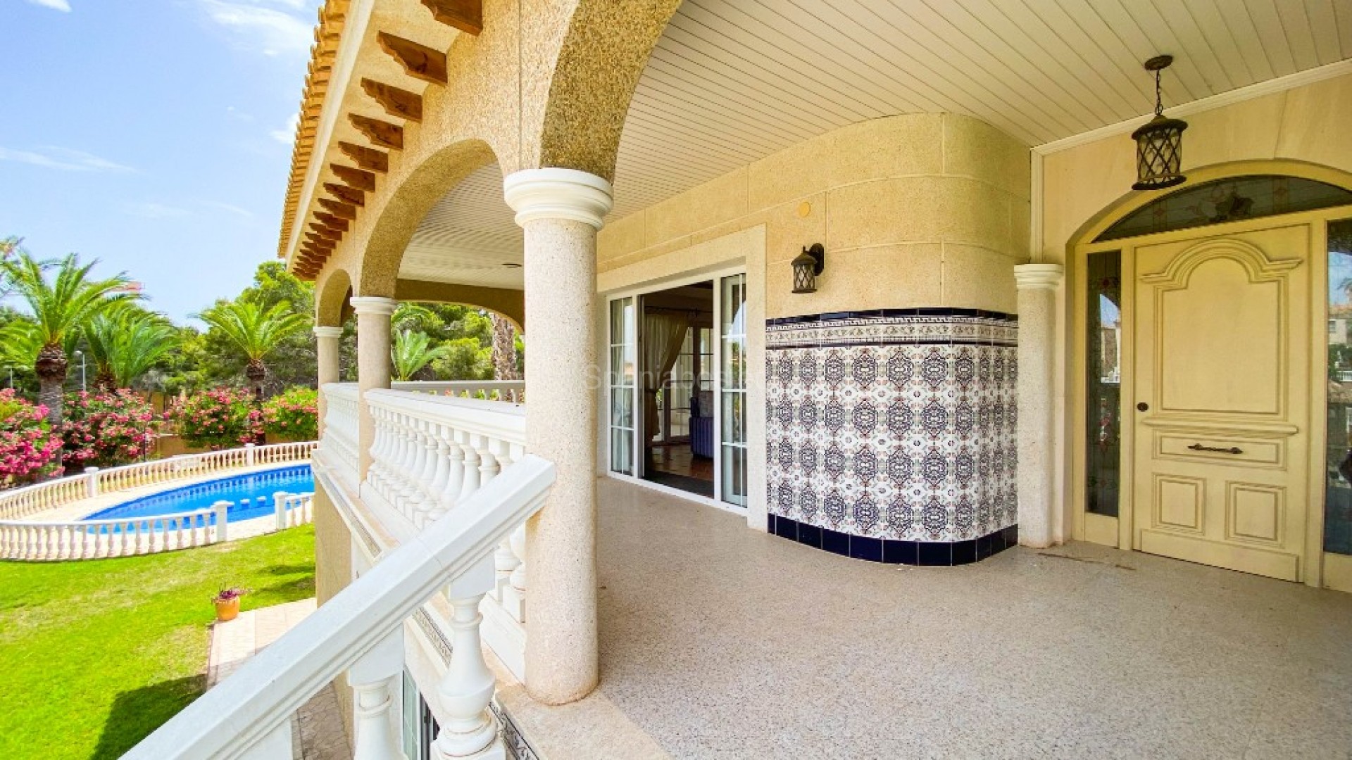 Resale - Villa -
Alicante - Villamartin