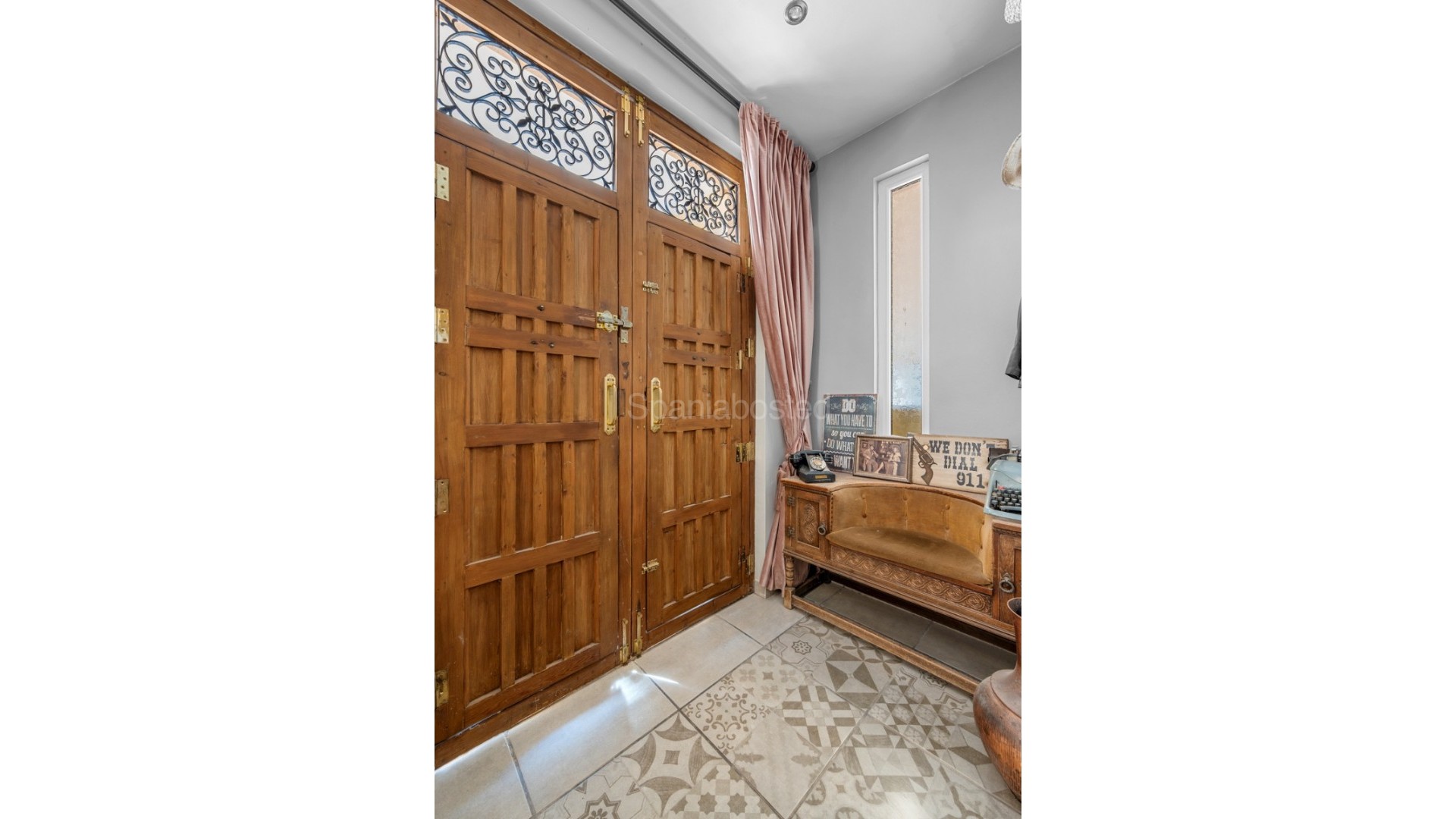 Resale - Villa -
Almoradí