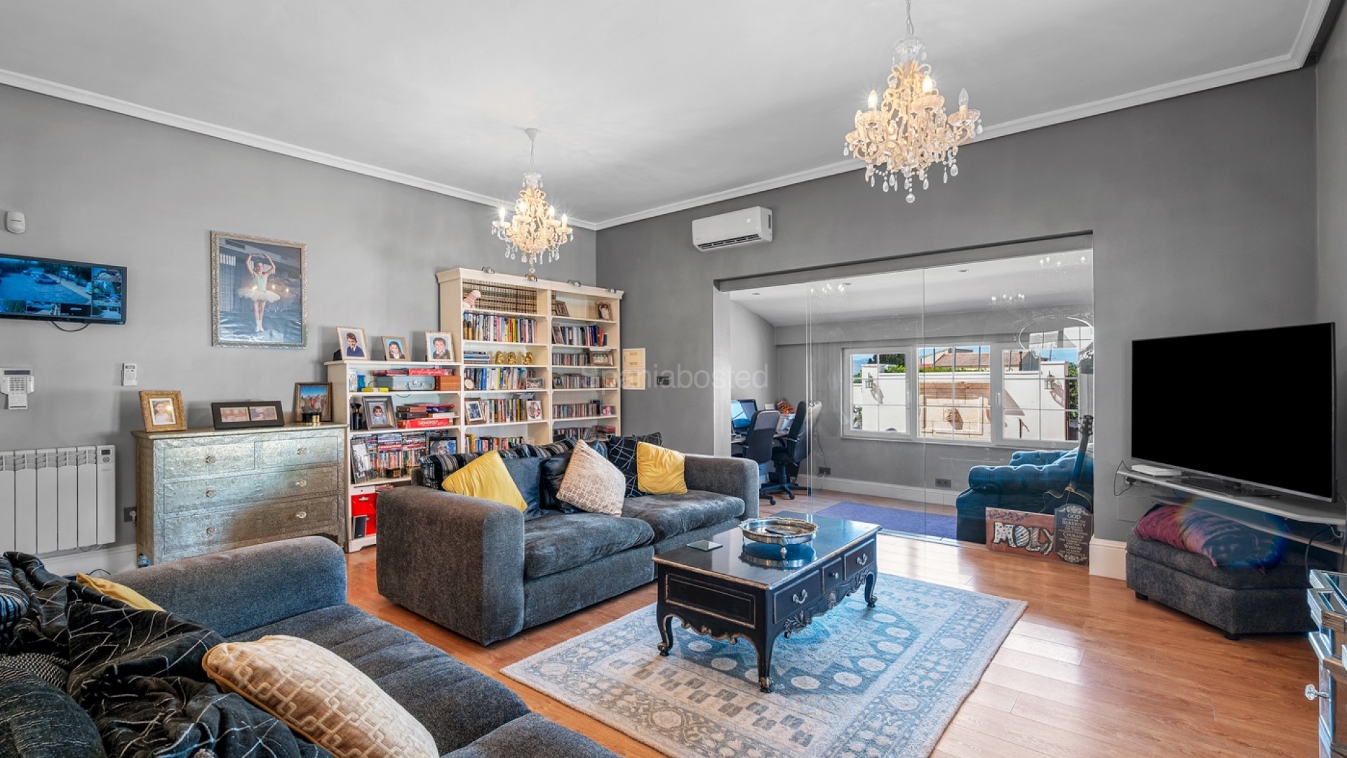 Resale - Villa -
Almoradí