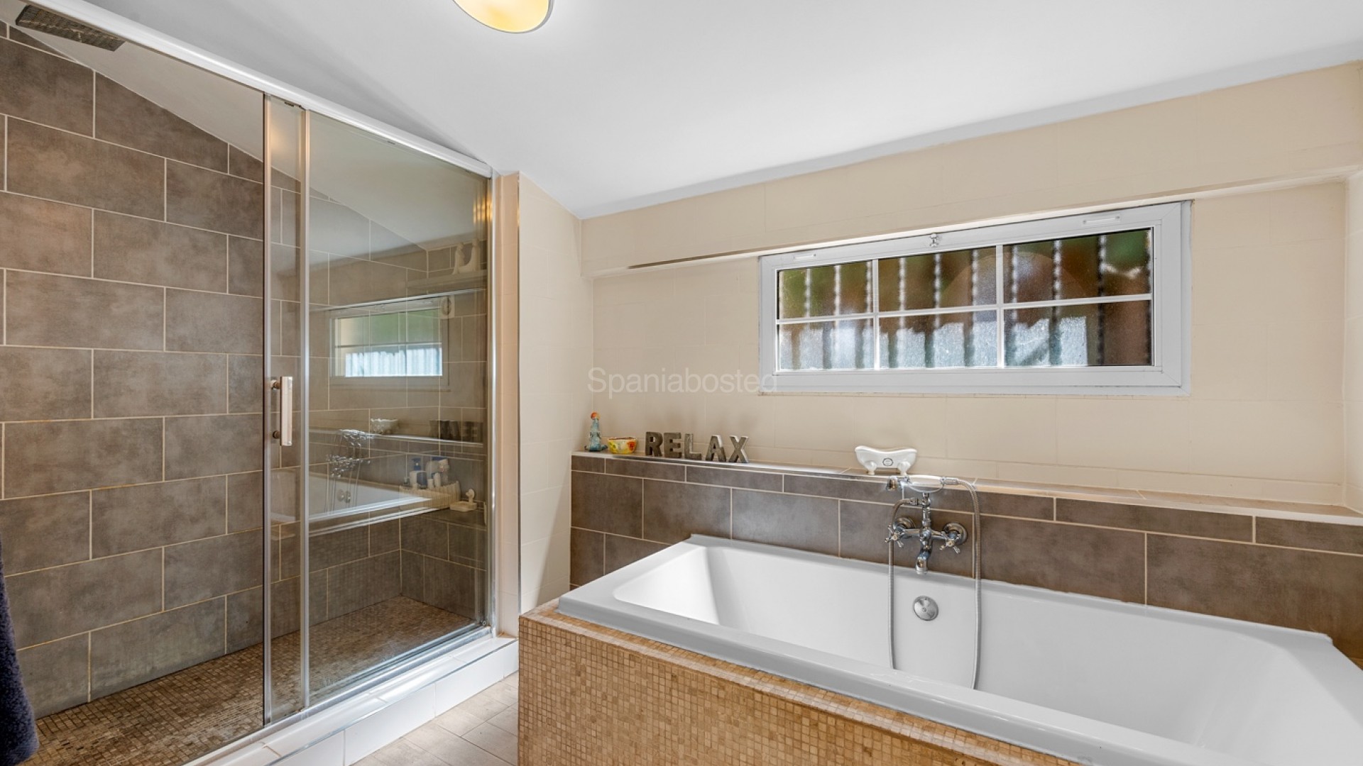 Resale - Villa -
Almoradí