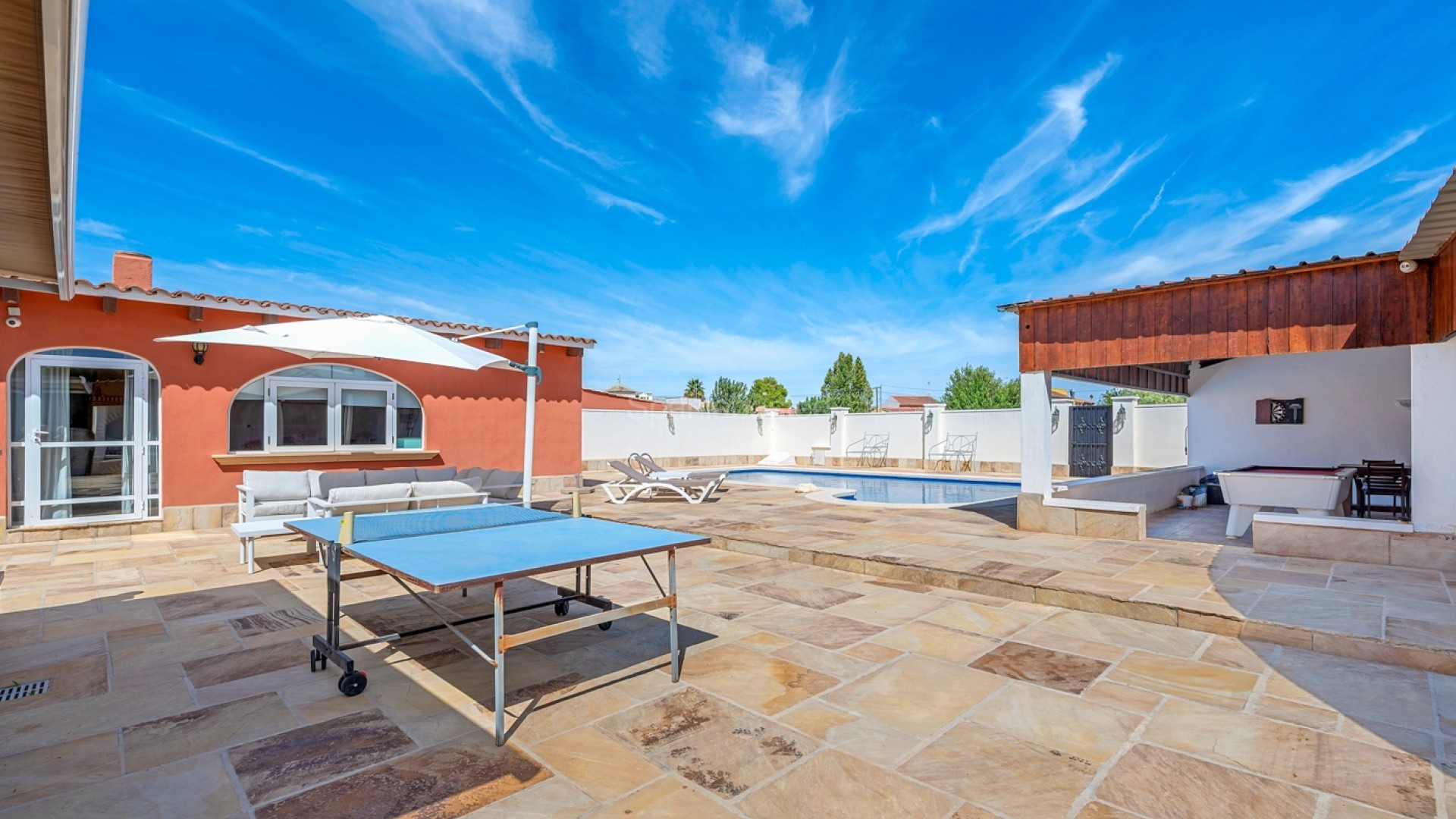 Resale - Villa -
Almoradí