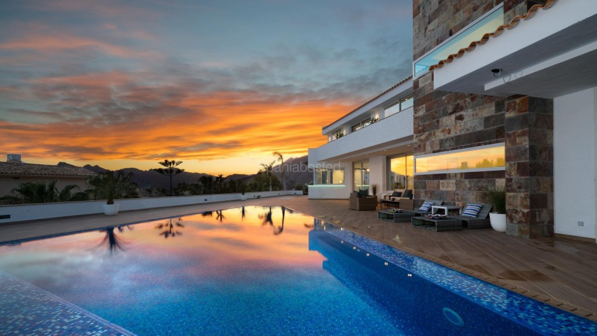 Resale - Villa -
Altea